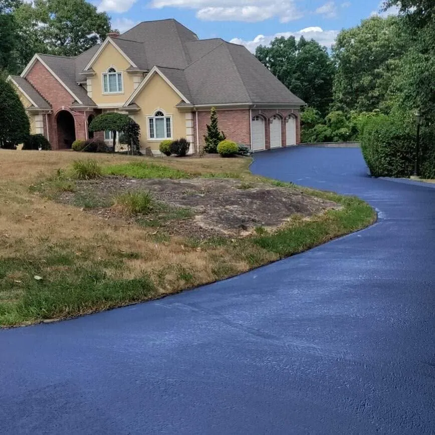 Sealcoating and asphalt work in Guilford, CT